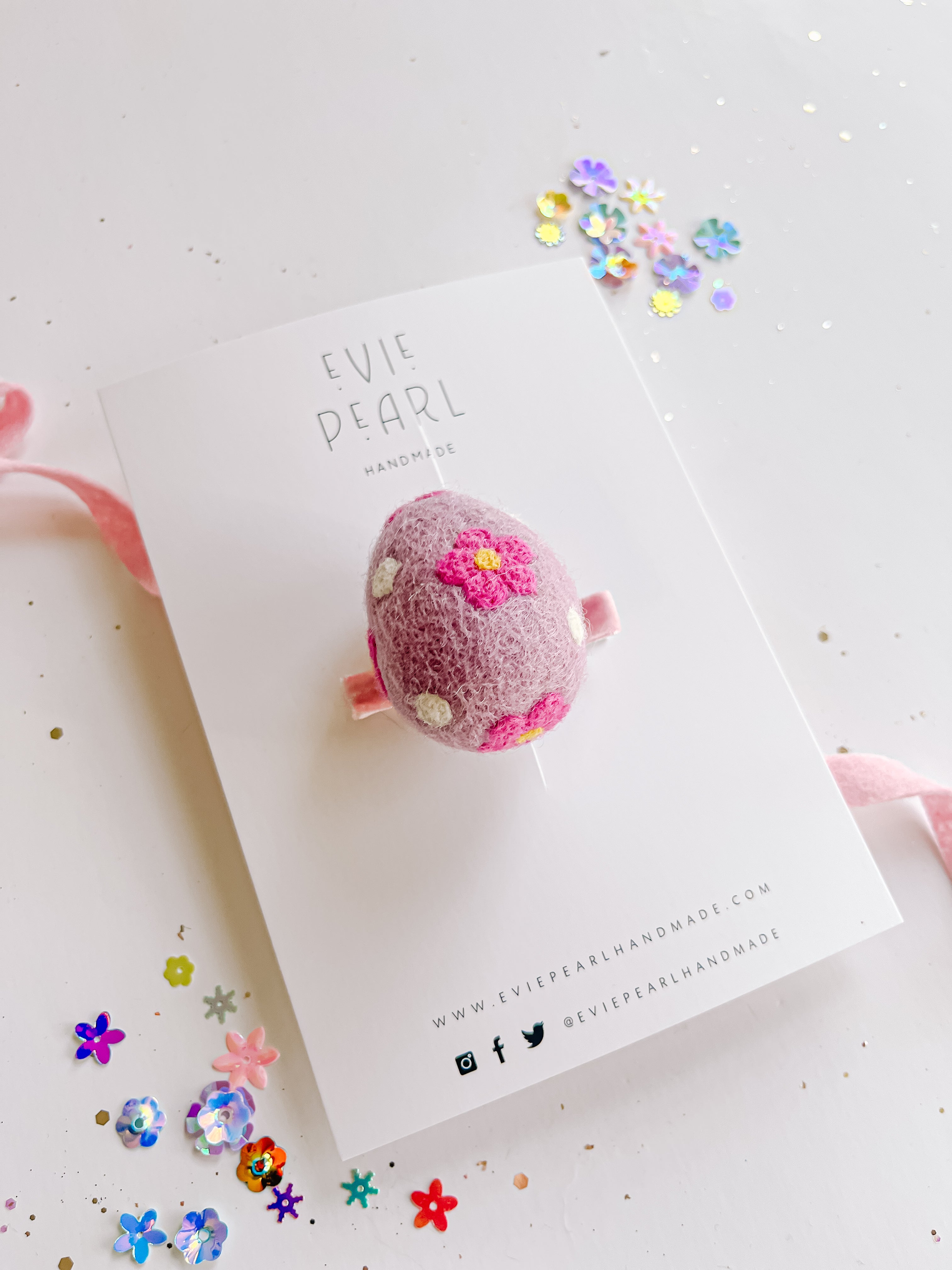 Lilac Daisy Egg clip