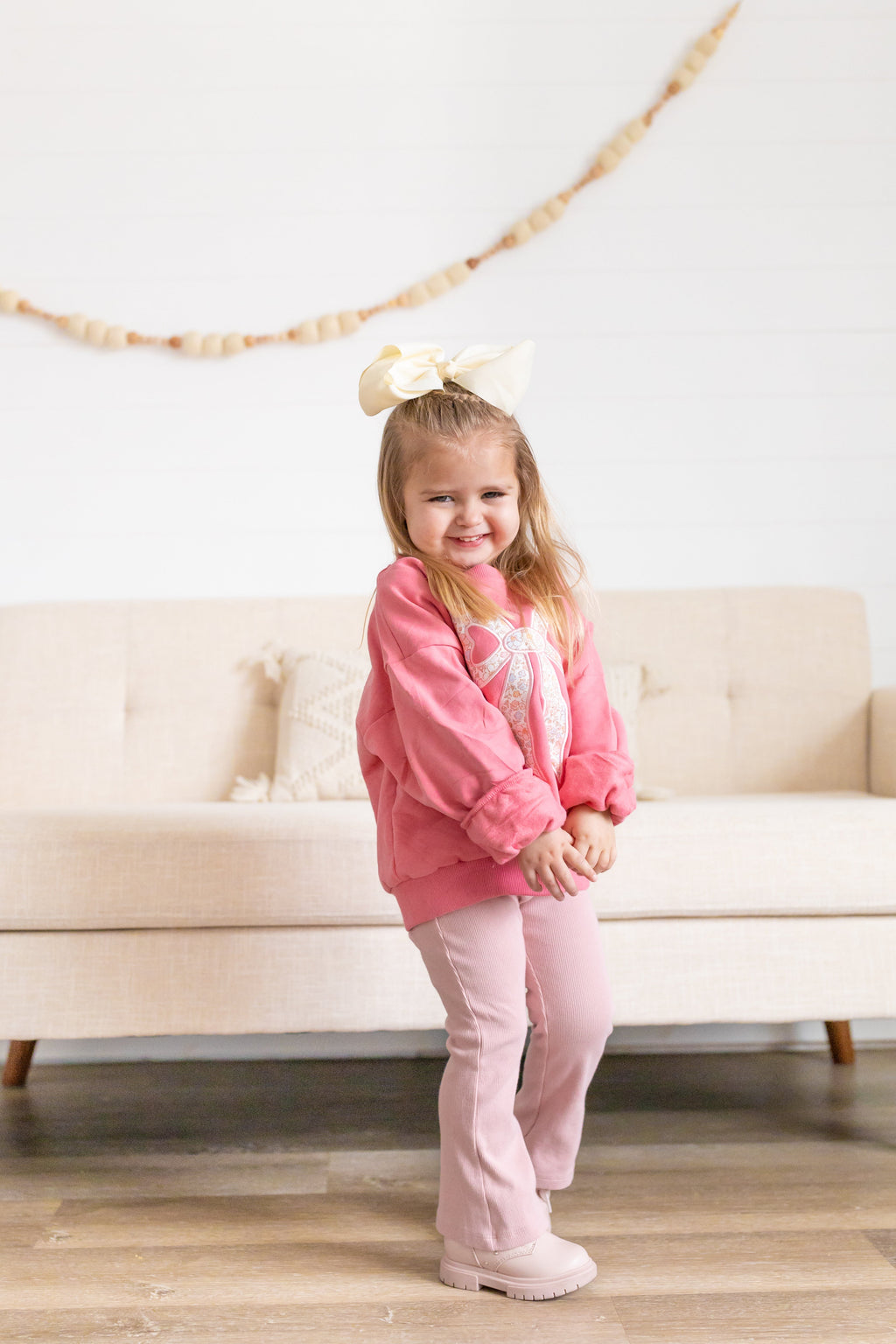 Applique Floral Bow Crewneck Sweatshirt